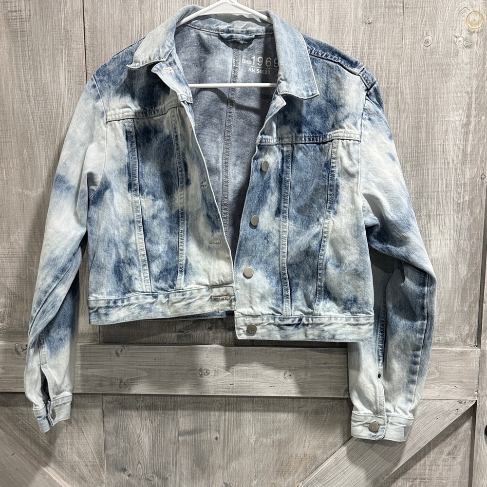 Gap 1969 women’s L acid wash cropped light denim jean jacket 7F2226